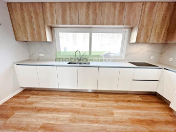 Moradia T3 para Venda em Almargem do Bispo, Pêro Pinheiro e Montelavar