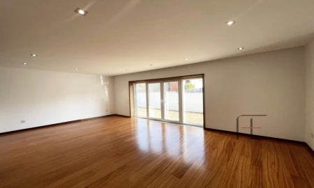 Moradia T4 para Venda em Perafita, Lavra e Santa Cruz do Bispo