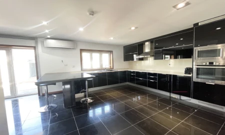 Moradia T4 para Venda em Perafita, Lavra e Santa Cruz do Bispo