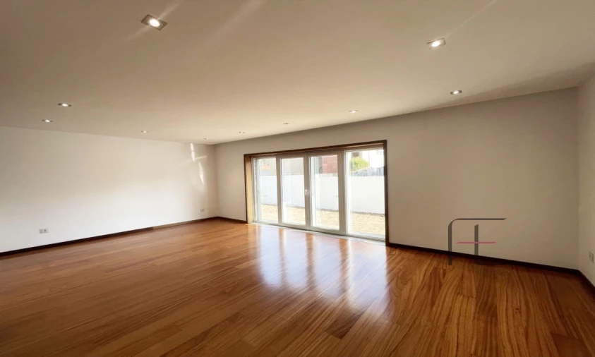 Moradia T4 para Venda em Perafita, Lavra e Santa Cruz do Bispo Foto 7