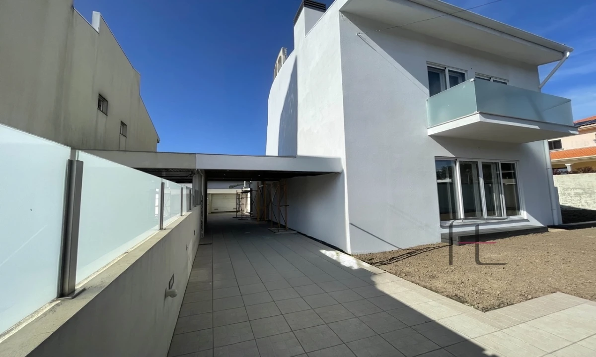 Moradia T4 para Venda em Perafita, Lavra e Santa Cruz do Bispo Foto 1