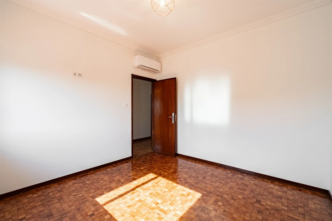 Moradia T6 para Arrendamento em Cidade da Maia Foto 16