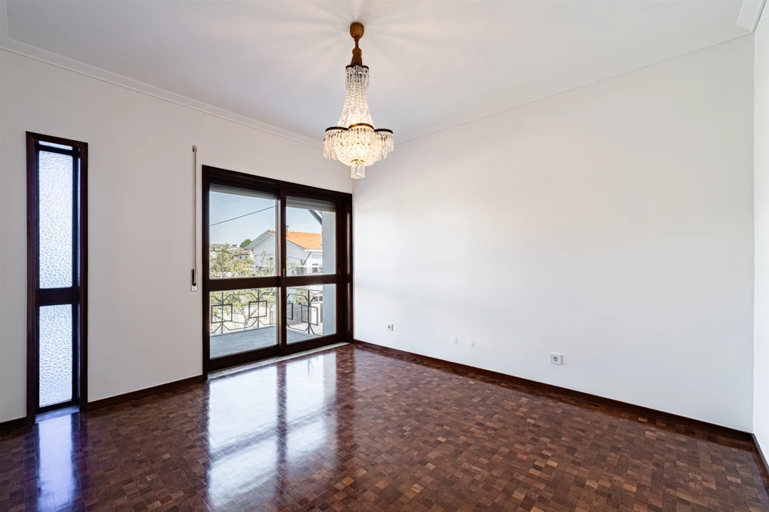 Moradia T6 para Arrendamento em Cidade da Maia Foto 6