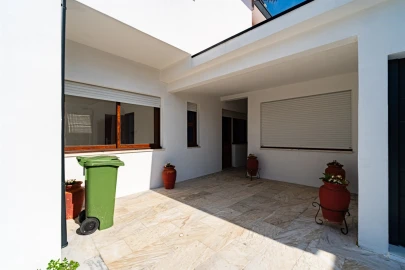 Moradia T6 para Arrendamento em Cidade da Maia