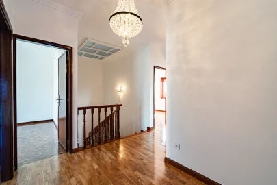 Moradia T6 para Arrendamento em Cidade da Maia