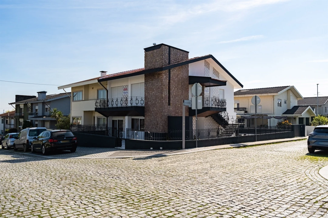 Moradia T6 para Arrendamento em Cidade da Maia Foto 23