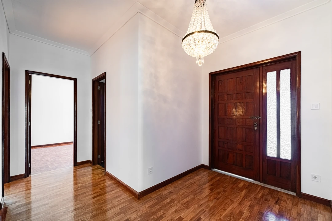 Moradia T6 para Arrendamento em Cidade da Maia Foto 10