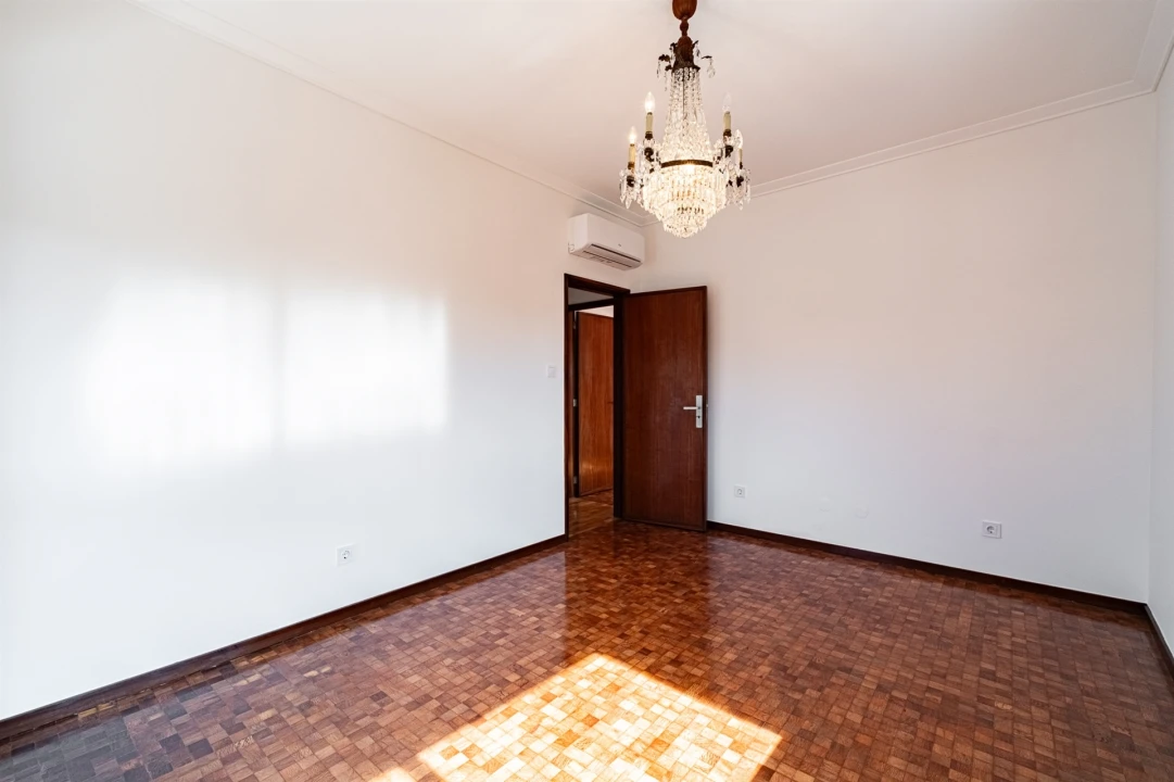 Moradia T6 para Arrendamento em Cidade da Maia Foto 14