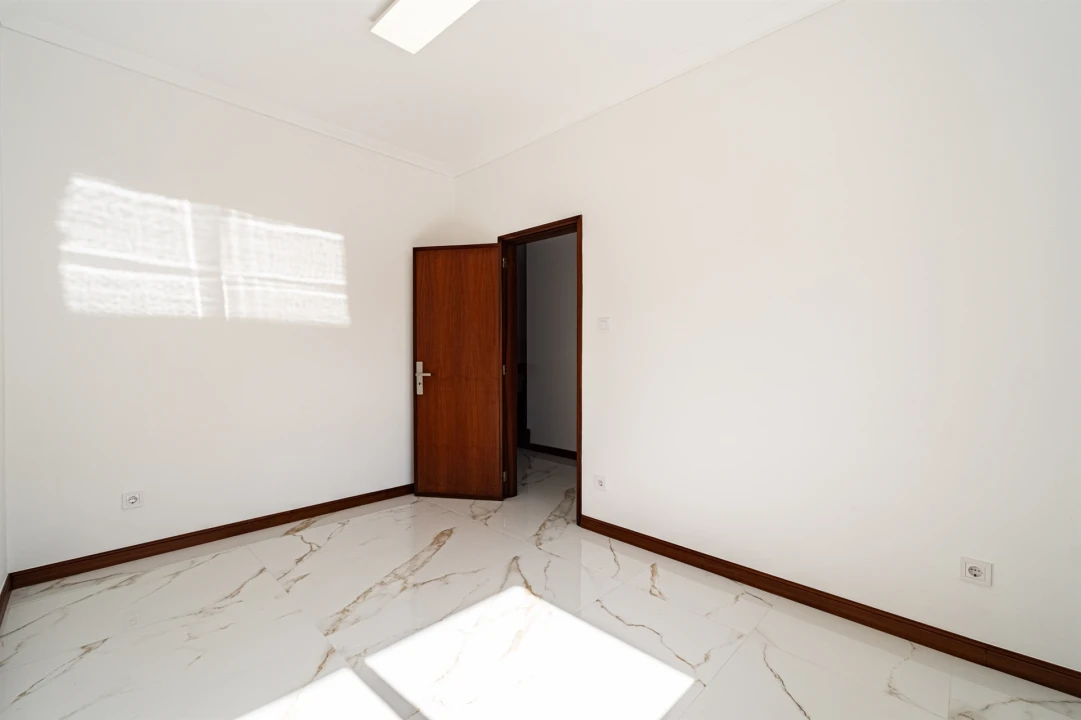 Moradia T6 para Arrendamento em Cidade da Maia Foto 32