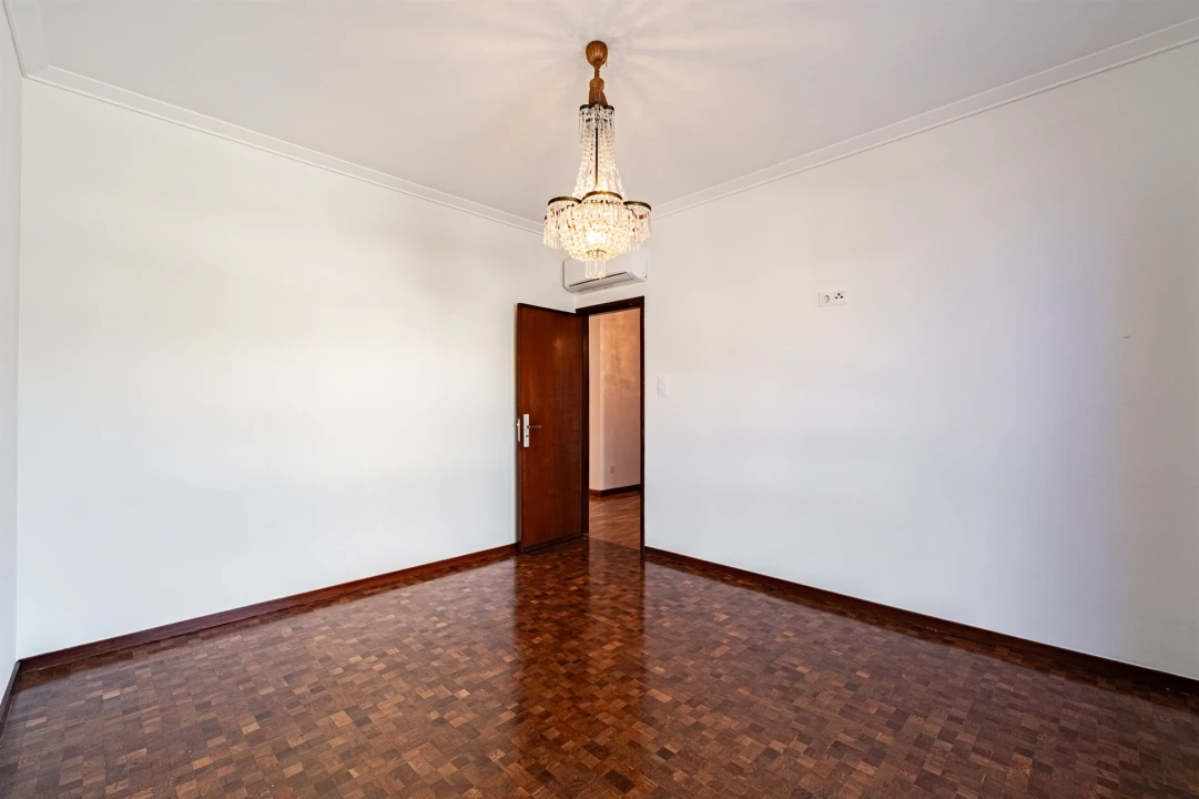 Moradia T6 para Arrendamento em Cidade da Maia Foto 7