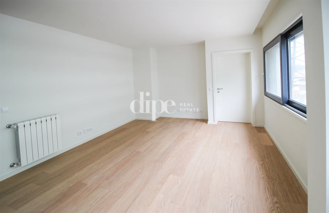 Apartamento T1 para Arrendamento em Candoso Santiago e Mascotelos Foto 7