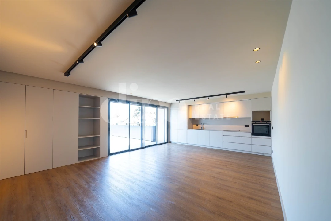 Apartamento T2 para Venda em Creixomil Foto 4