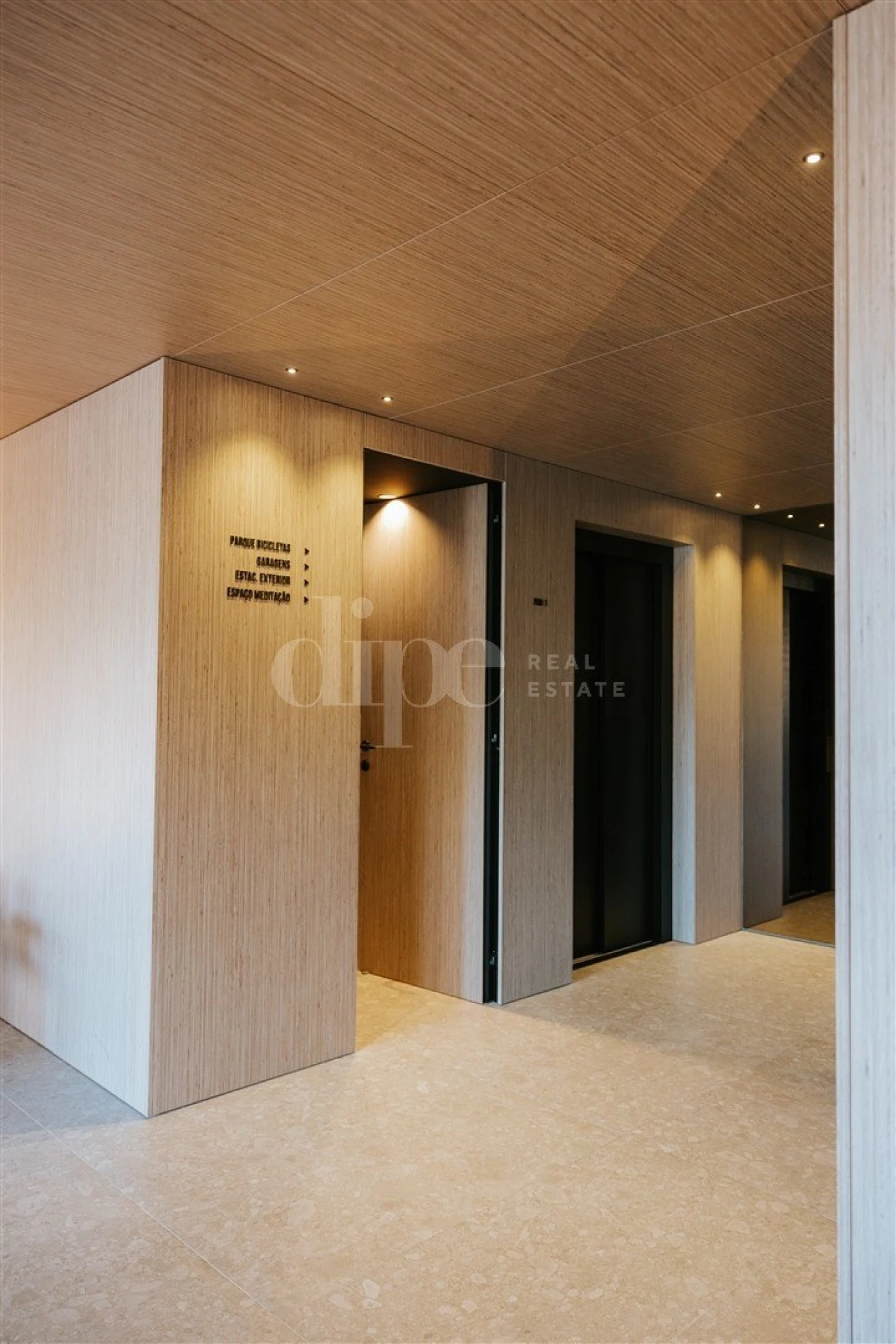 Apartamento T2 para Venda em Creixomil Foto 21