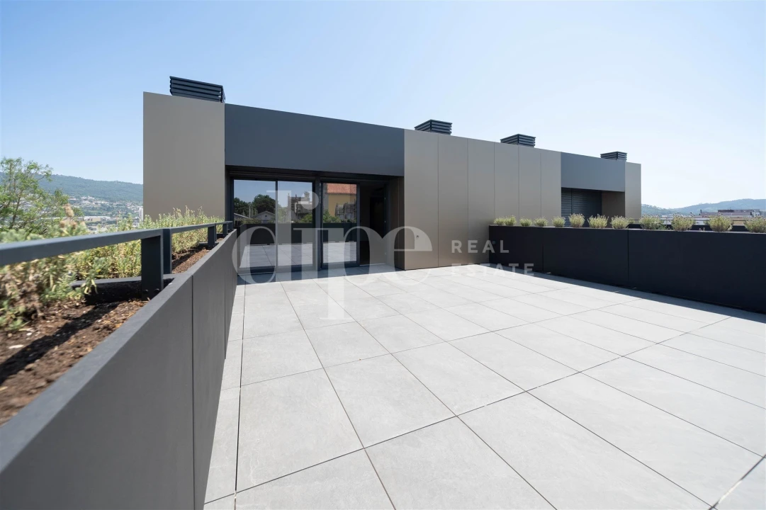 Apartamento T2 para Venda em Creixomil Foto 3