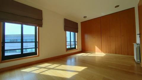 Apartamento T2 para Arrendamento em Glória e Vera Cruz