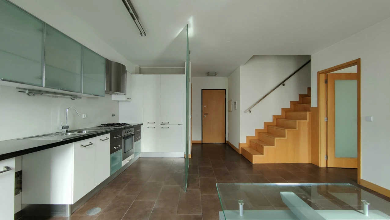 Apartamento T2 para Arrendamento em Glória e Vera Cruz Foto 1