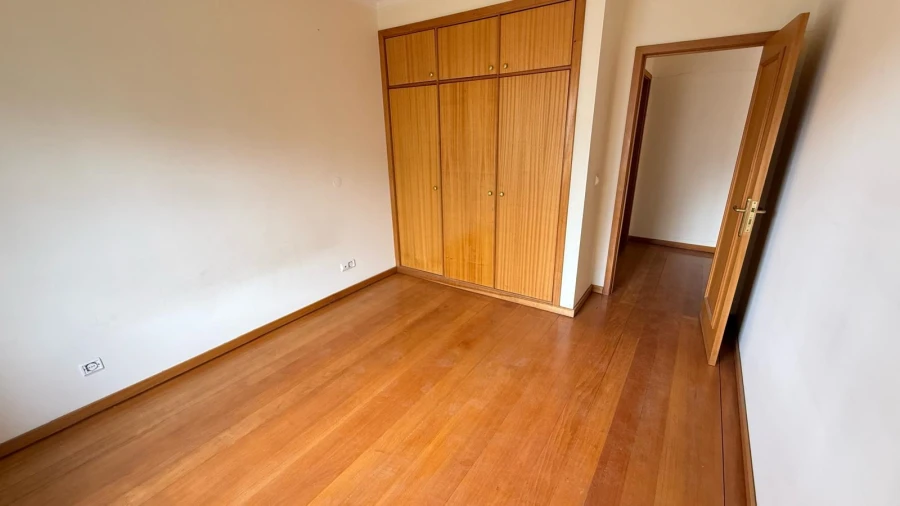 Apartamento T1 para Venda em Funchal (São Pedro) Foto 8