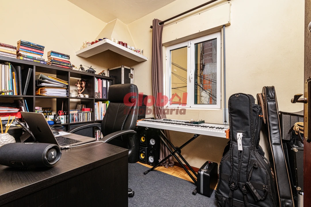 Moradia T3 para Venda em Orgens Foto 7