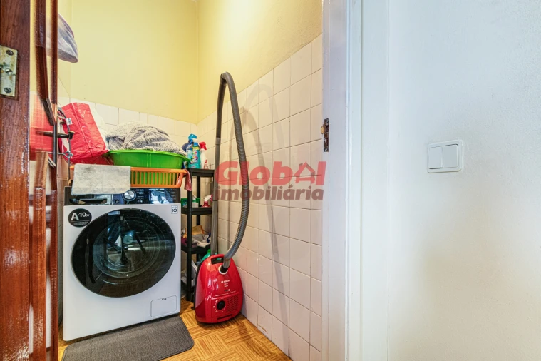 Moradia T3 para Venda em Orgens Foto 5