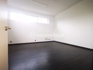 Escritório para Arrendamento em Lijo