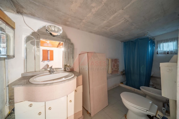 Moradia T2 para Venda em Travassos Foto 3