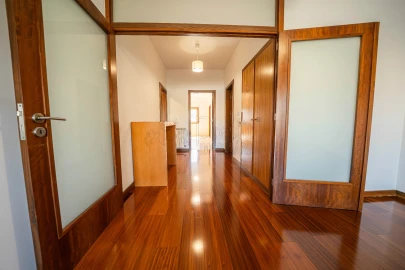 Apartamento T2 para Arrendamento em Creixomil