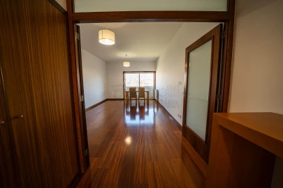 Apartamento T2 para Arrendamento em Creixomil