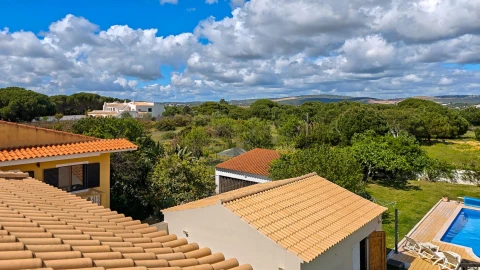 Moradia T4 para Venda em Quarteira
