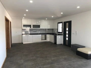 Moradia T3 para Venda em Raimonda