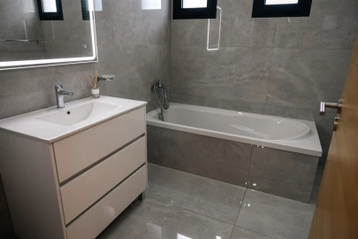 Moradia T3 para Venda em Raimonda
