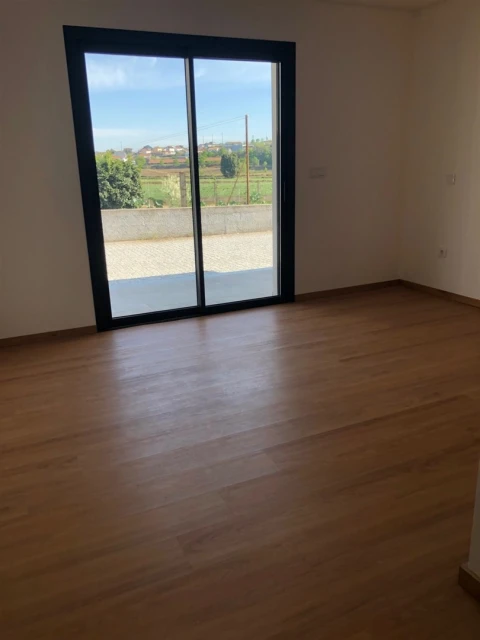 Moradia T3 para Venda em Raimonda