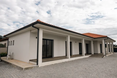 Moradia T3 para Venda em Raimonda