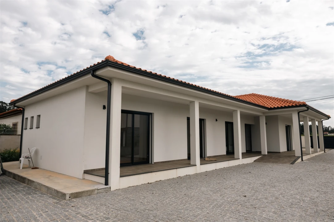 Moradia T3 para Venda em Raimonda Foto 2