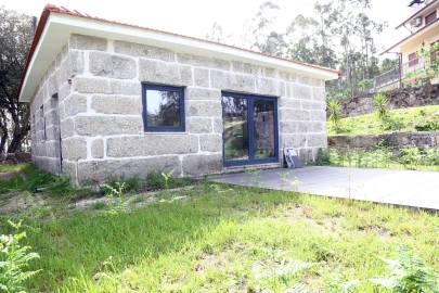 Moradia T2 para Venda em Lustosa e Barrosas (Santo Estêvão)