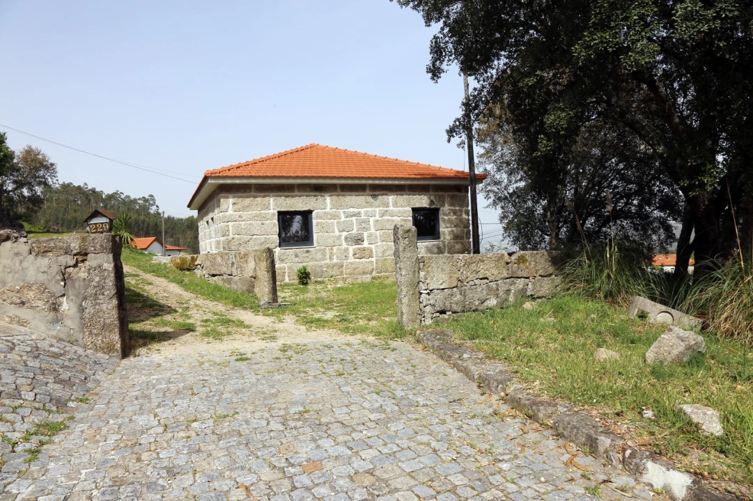 Moradia T2 para Venda em Lustosa e Barrosas (Santo Estêvão) Foto 1