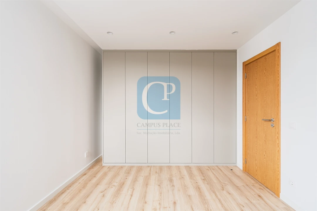 Apartamento T1 para Arrendamento em Paranhos Foto 18