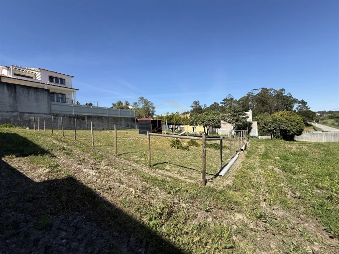 Terreno para Venda em Tavarede Foto 2