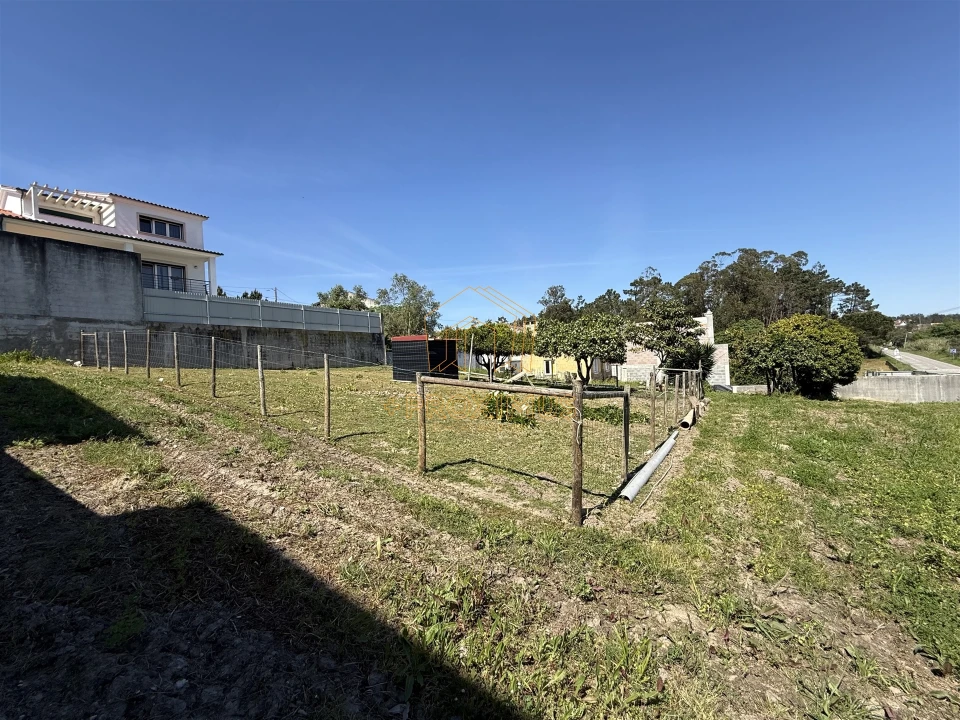 Terreno para Venda em Tavarede Foto 2