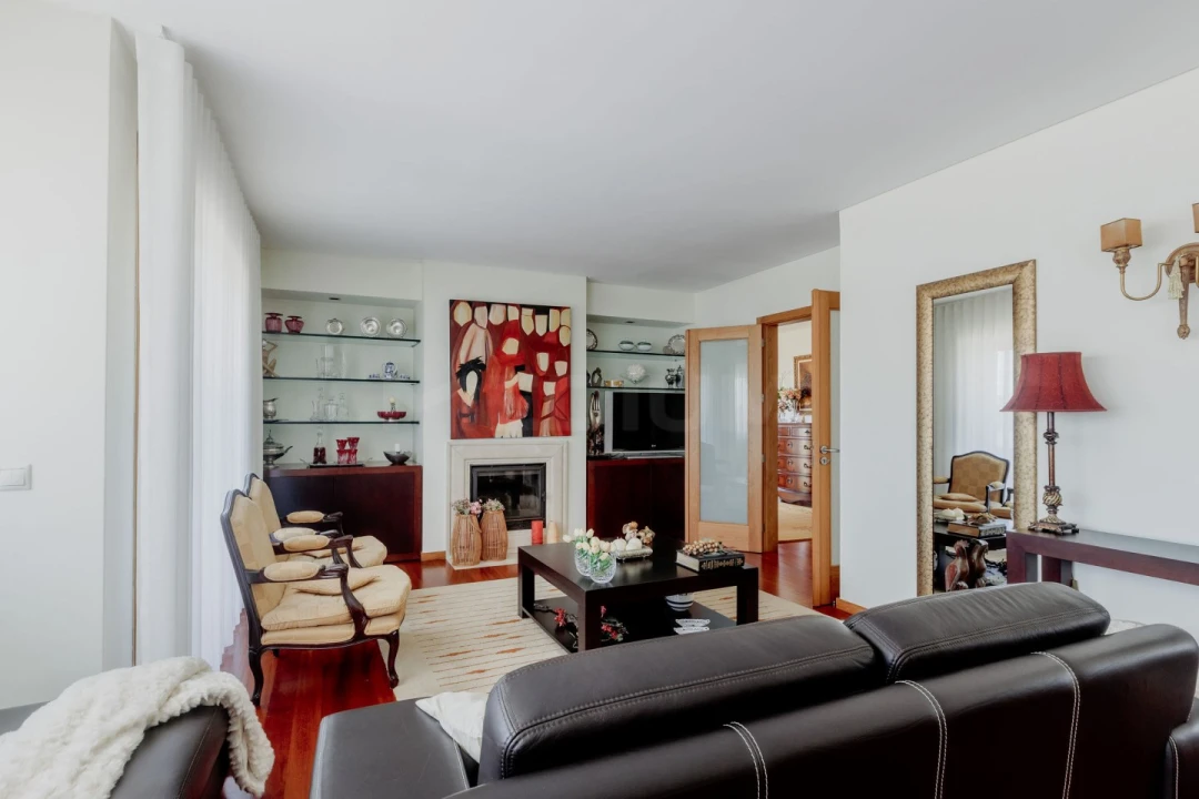 Moradia T4 para Venda em Louro Foto 7