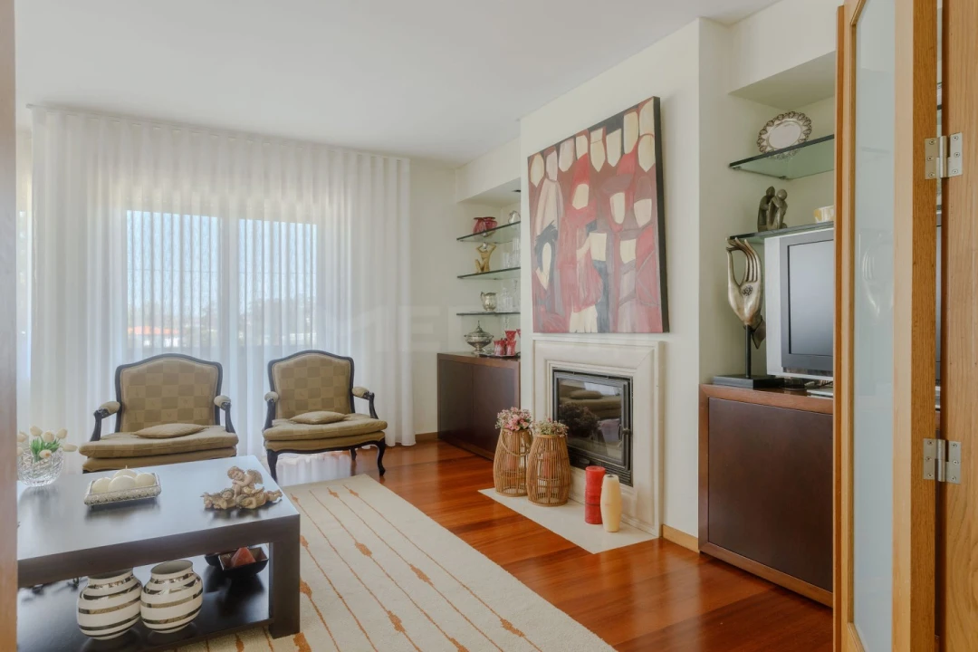 Moradia T4 para Venda em Louro Foto 8