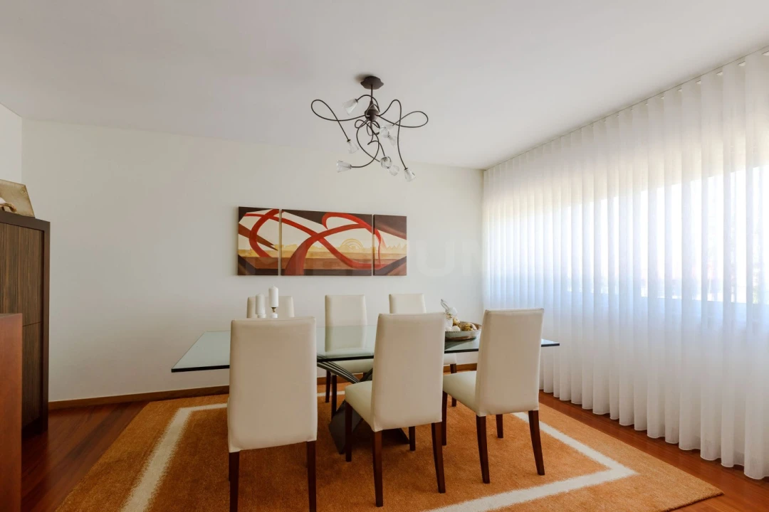 Moradia T4 para Venda em Louro Foto 9