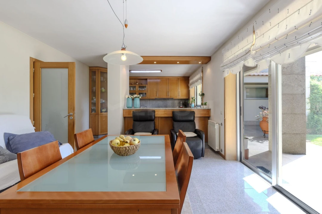 Moradia T4 para Venda em Louro Foto 12