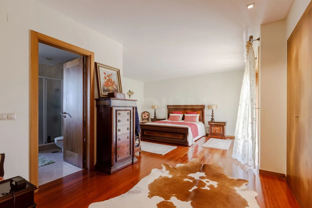 Moradia T4 para Venda em Louro Foto 19