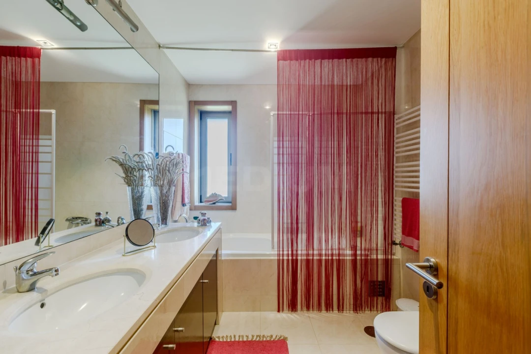 Moradia T4 para Venda em Louro Foto 22