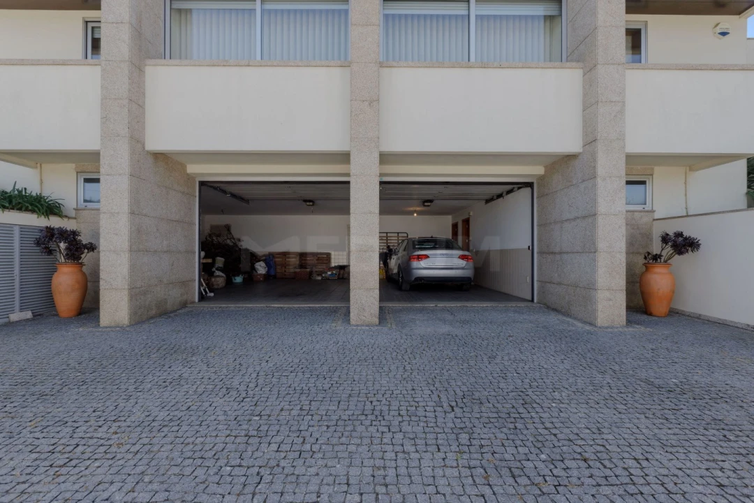 Moradia T4 para Venda em Louro Foto 26