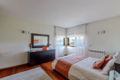 Moradia T4 para Venda em Louro