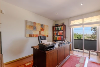 Moradia T4 para Venda em Louro