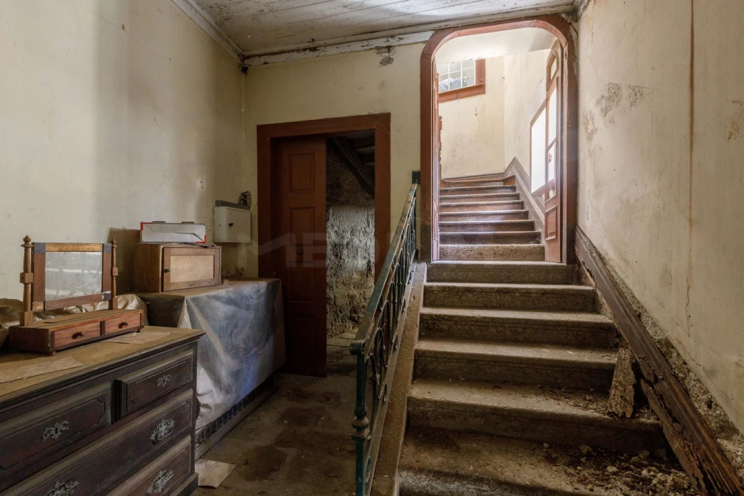 Prédio para Venda em Oliveira, São Paio e São Sebastião Foto 16