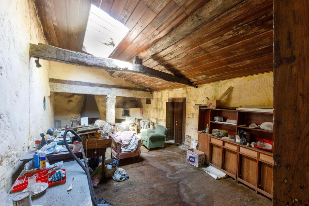 Prédio para Venda em Oliveira, São Paio e São Sebastião Foto 12