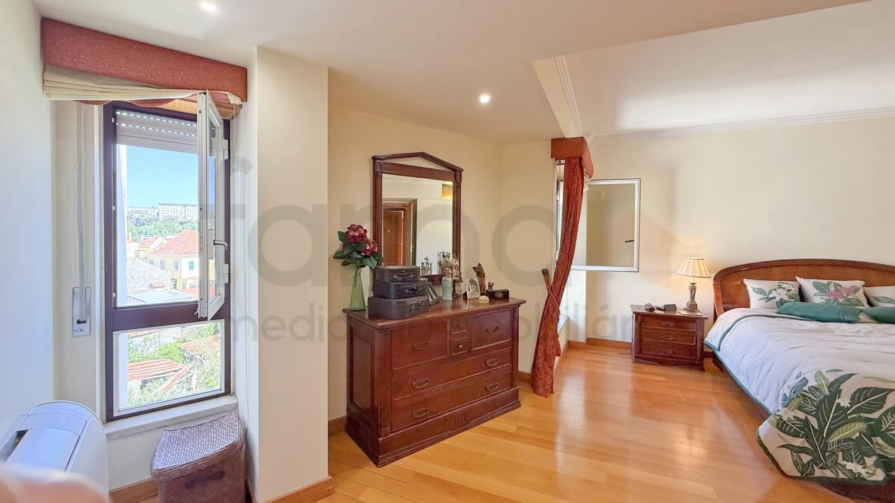 Apartamento T5 para Venda em São Domingos de Benfica Foto 6